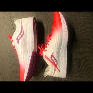 Saucony Womens Fasttwitch running shoes